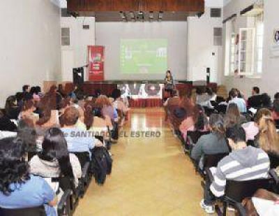 Aprender capacit� a docentes sobre bullying