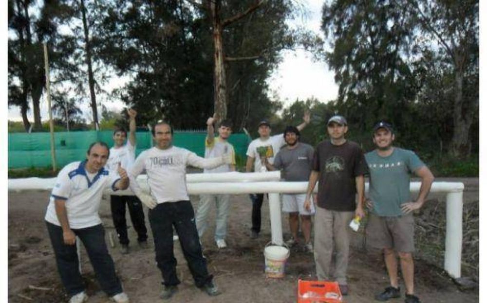 Jaqueados por la inseguridad, vecinos cierran los accesos de un barrio