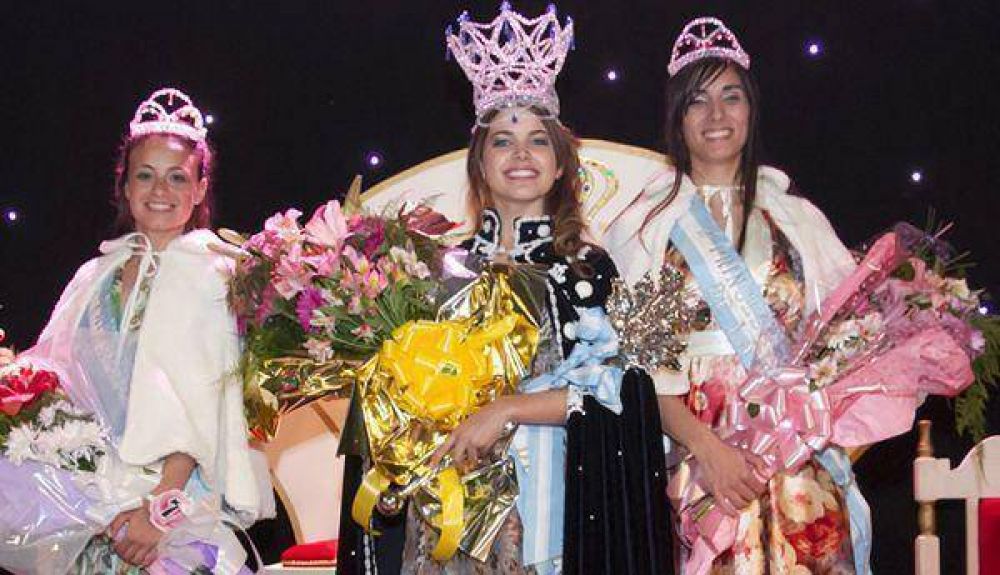 Mar�a Victoria Muscatello, de Saladillo, fue coronada 50� Reina Nacional de la Flor