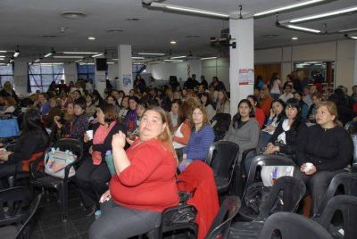 Exitosa jornada docente en el auditorio municipal
