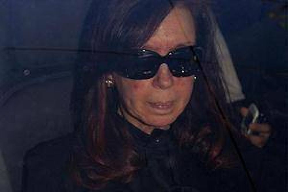 Ma�ana operar�n a la presidenta Cristina Kirchner para la "evacuaci�n quir�rgica" del hematoma cerebral