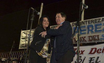 Lan�s: Dar�o D�az P�rez presente en el Festival Solidario por Ricardito