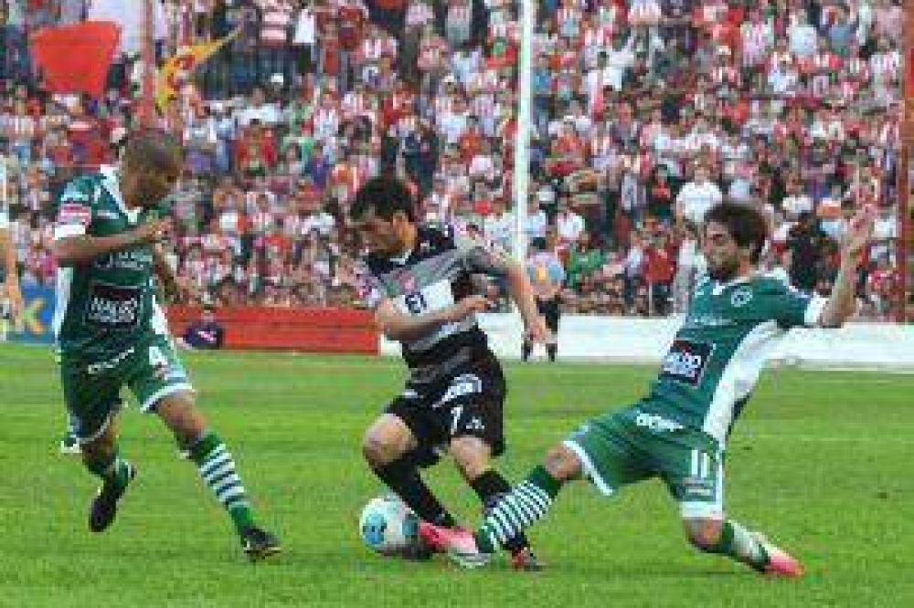 Instituto venci� 2 a 1 a Sarmiento en C�rdoba