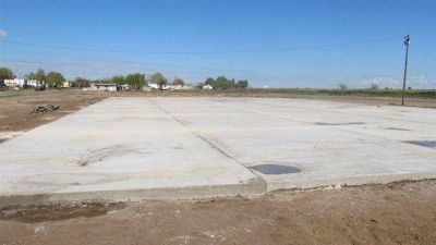 Se termin� de cementar el play�n doble construido en el Parque Costero