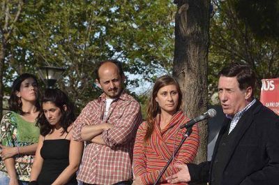 D�AZ P�REZ INAUGUR� UN MURAL EN HOMENAJE A LAS ABUELAS DE PLAZA DE MAYO