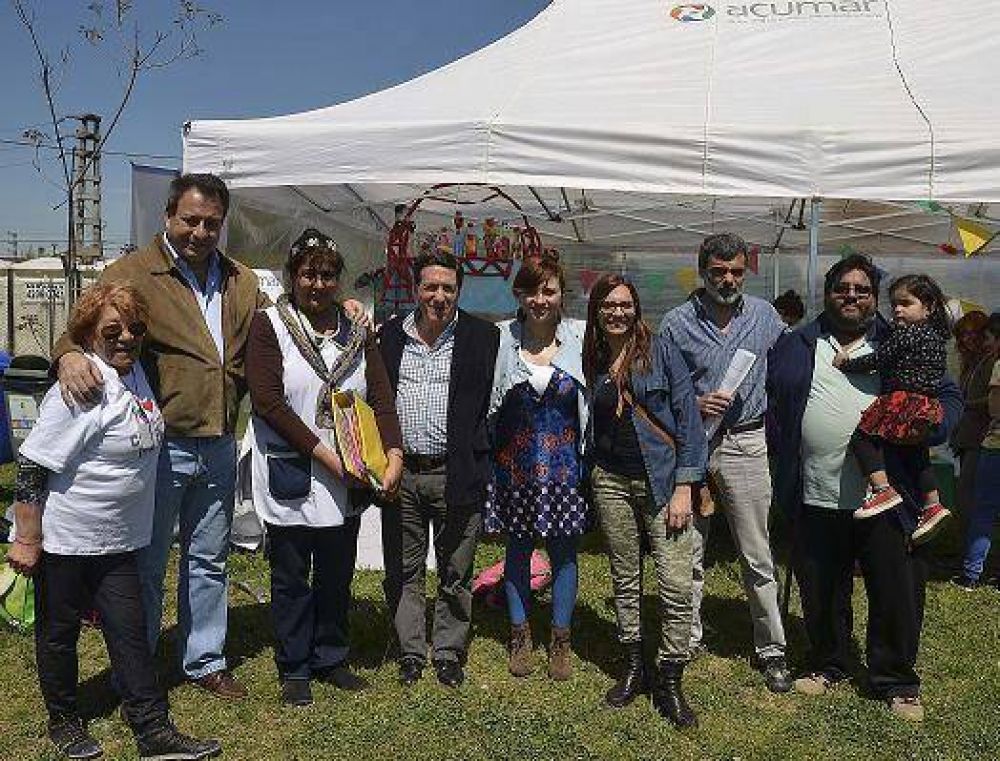 EL MUNICIPIO Y LA ACUMAR REALIZARON UNA JORNADA DE CONCIENTIZACI�N POR LA RECUPERACI�N DEL RIACHUELO