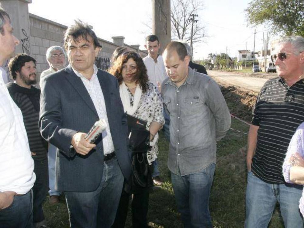 Recorrida por obras de asfalto en un sector de la zona oeste