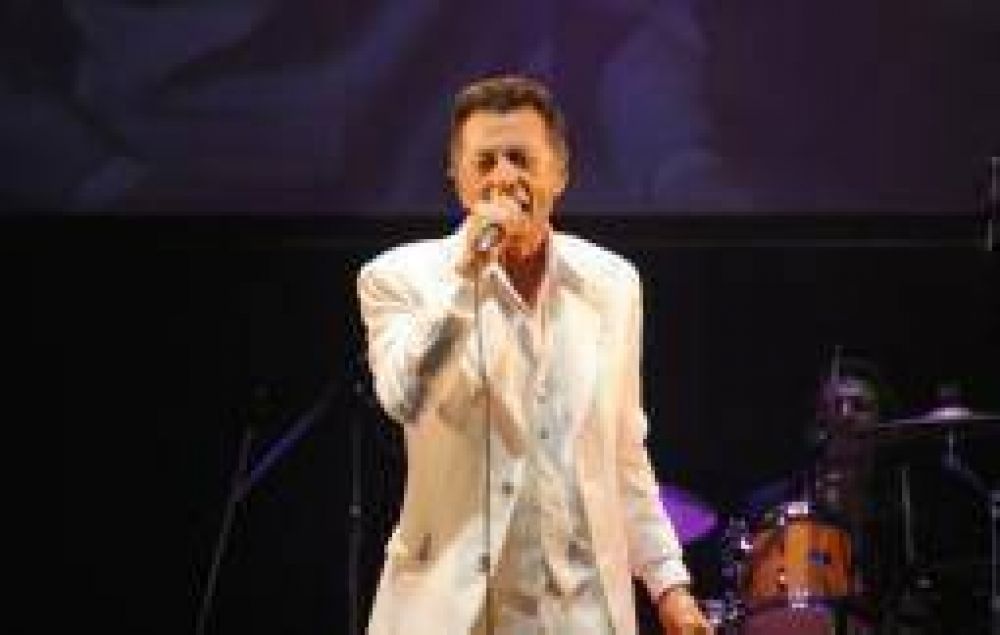 Para el D�a de la Madre, el gobierno trae a cantar a �Palito� Ortega