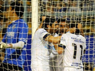 Central volvi� al triunfo tras cinco fechas con un merecido 2 a 1 sobre Lan�s