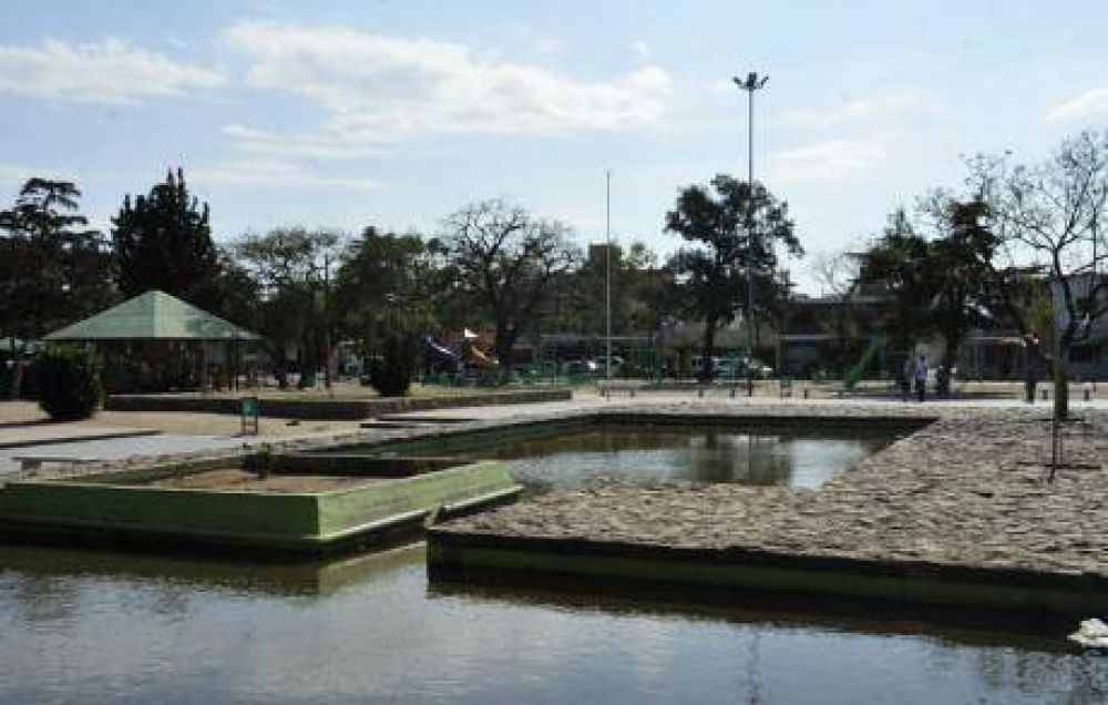 Arreglan las fuentes de las plazas y volver� a funcionar la de la Espa�a