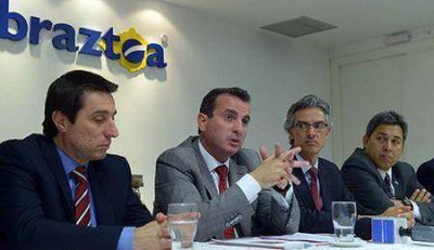 P�rez firm� en Brasil un acuerdo con la Asociaci�n Brasile�a de Operadores Tur�sticos