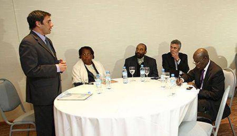 Funcionarios y empresarios de Angola buscan productos de Mendoza