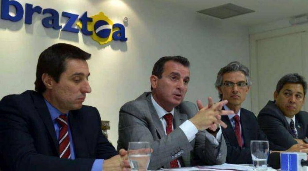 P�rez no cambia su agenda por la operaci�n de Cristina