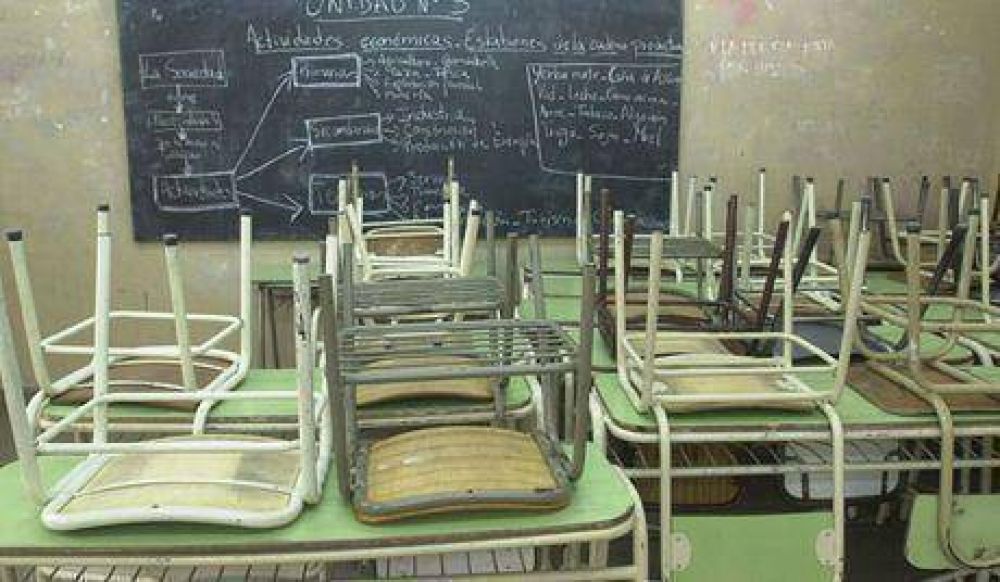 El gobierno logr� reabrir escuelas que estaban tomadas en Comodoro