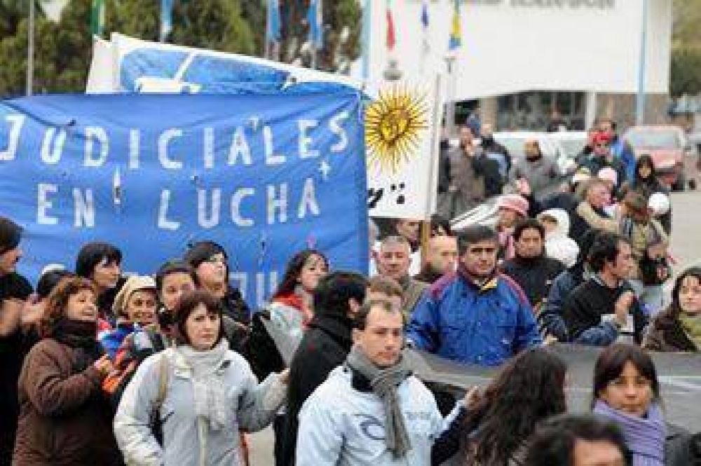 PARAN MA�ANA LOS TRABAJADORES JUDICIALES DE TODA LA PROVINCIA