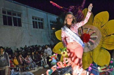 Los j�venes disfrutaron de la Estudiantina sin alcohol