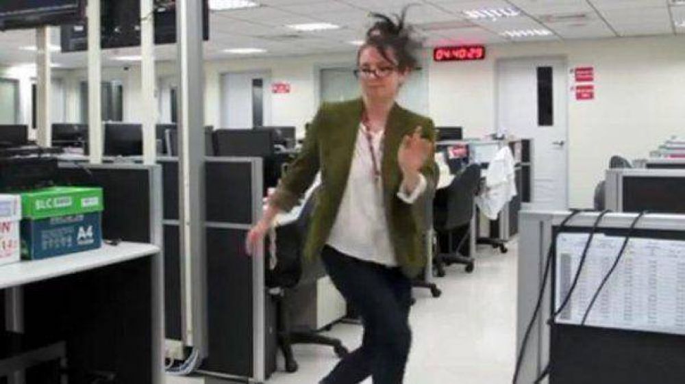 Una famosa actriz contrat� a la periodista que renunci� bailando
