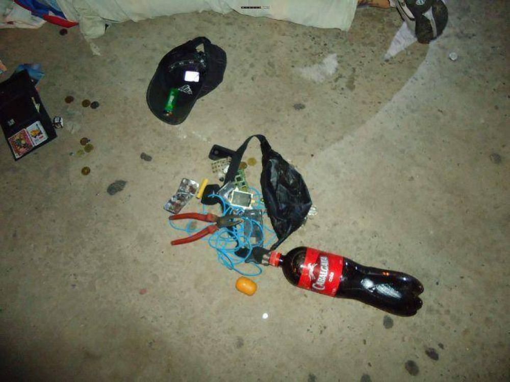 En una mochila guardaban un trozo de marihuana y coca�na