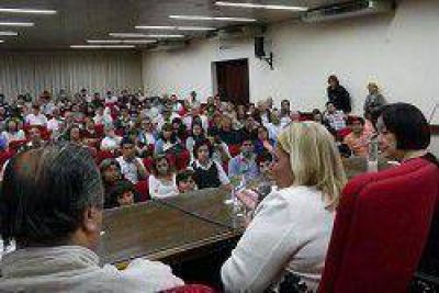 Carri�: �Nos toca al pueblo decidir si queremos vivir en una Rep�blica�