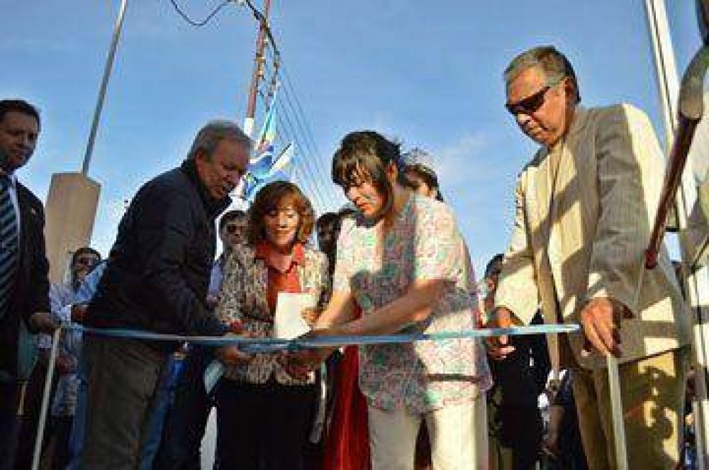 Peralta dese� pronta recuperaci�n a la presidenta Cristina Fern�ndez