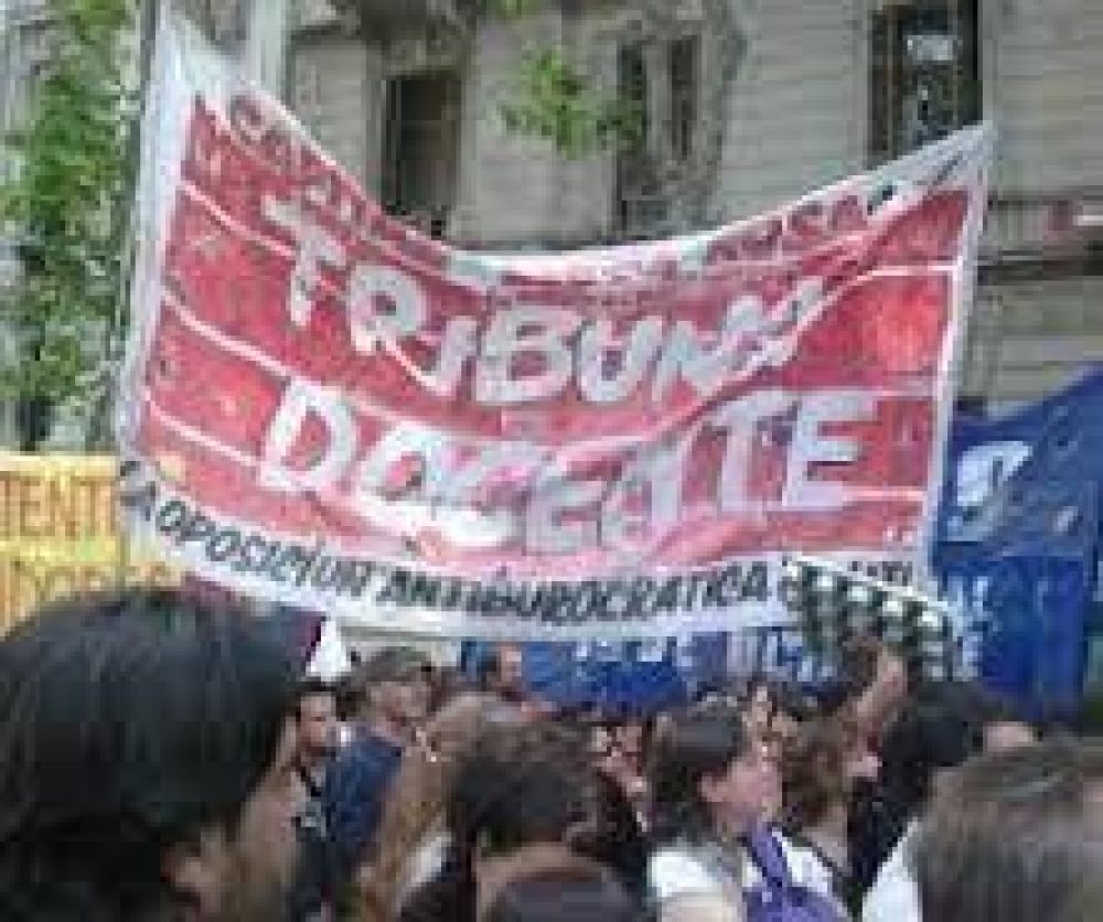 Desde Tribuna Docente solicitar�n un incremento del 35%
