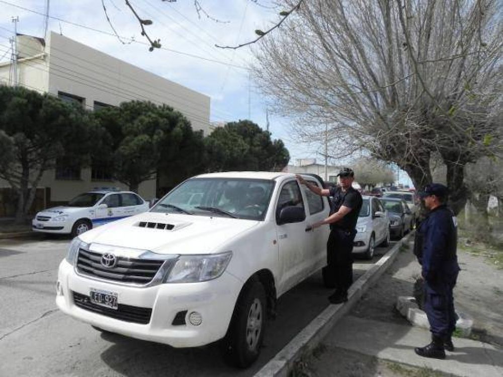 Desbaratan banda que se dedicaba a la venta de camionetas robadas