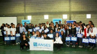 Hubo entrega de netbooks del Plan Conectar Igualdad