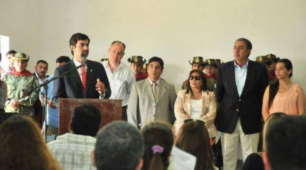 Rodolfo Urtubey: �La educaci�n y contenci�n alienta a los j�venes a formarse y trabajar por el bien com�n�