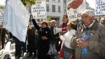 Jubilados le reclaman deudas previsionales a la Provincia
