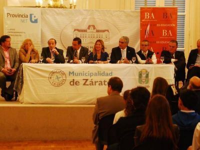 Provincia NET firm� convenio con el municipio