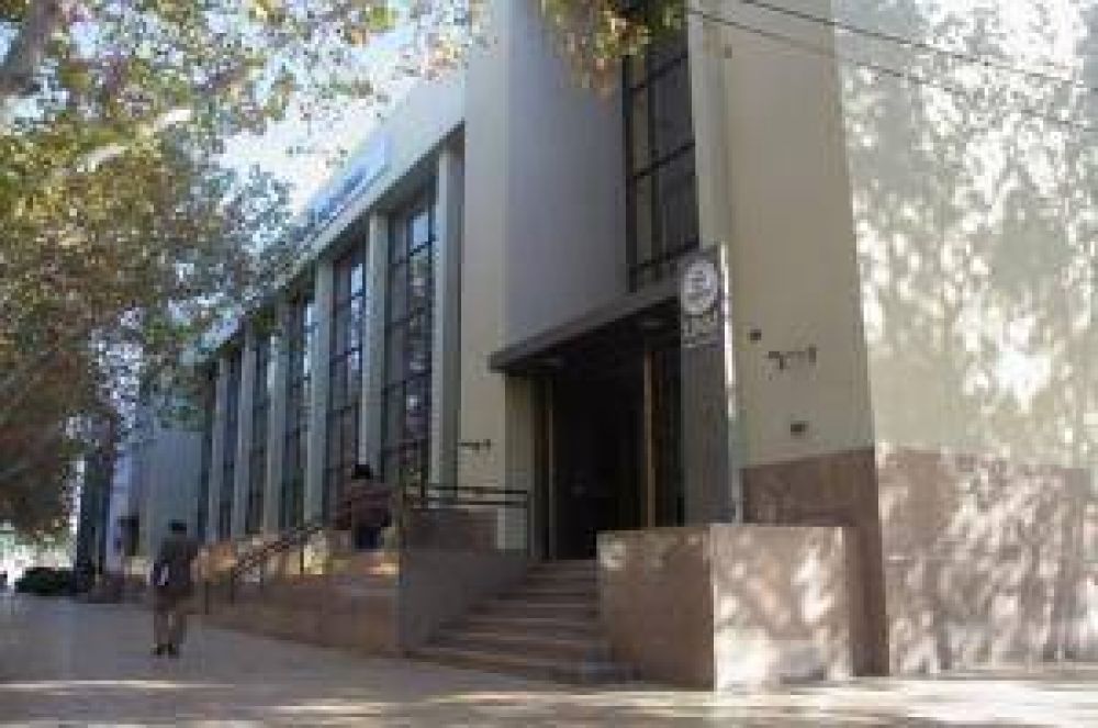 La UNSJ habilitar� una c�psula de tiempo para abrir en su centenario