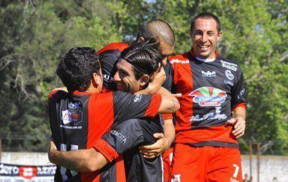 Luj�n derrot� a Talleres y ya es uno de los escoltas