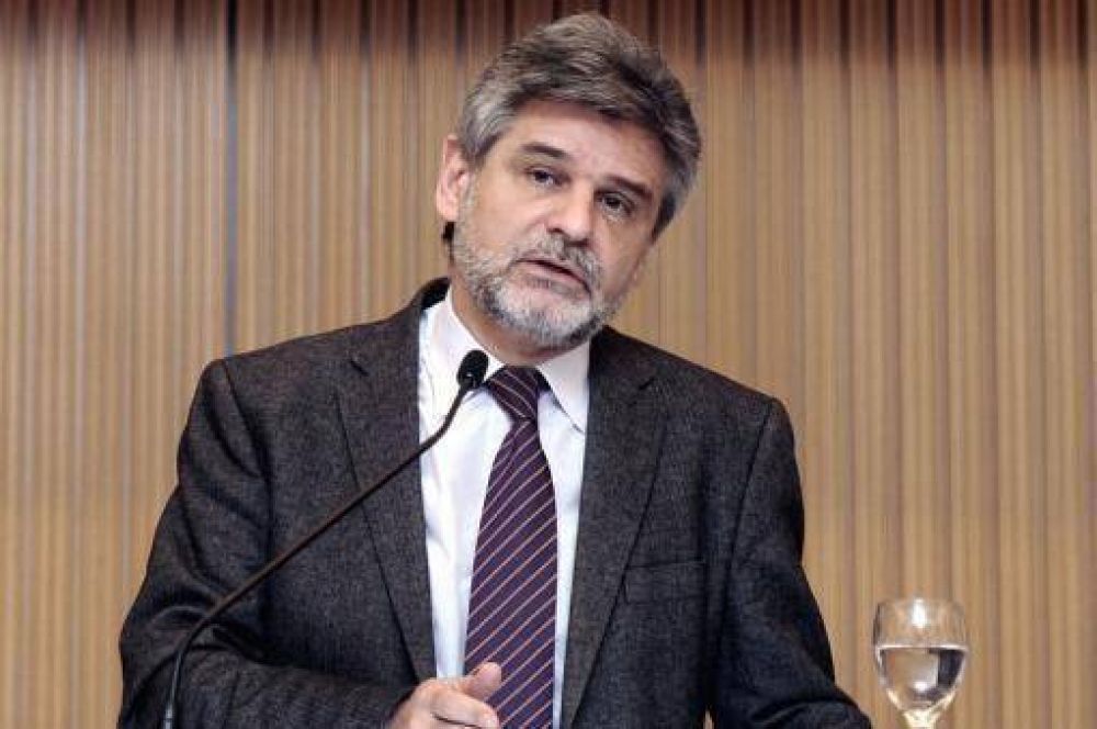 Filmus: "Se percibe en la sociedad un clima esperanzado por la salud de Cristina"