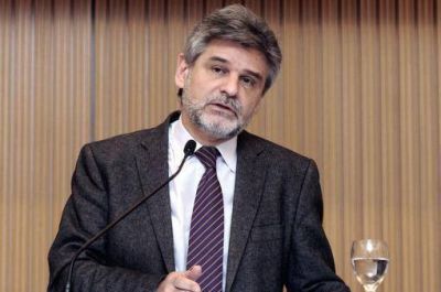 Filmus: "Se percibe en la sociedad un clima esperanzado por la salud de Cristina"