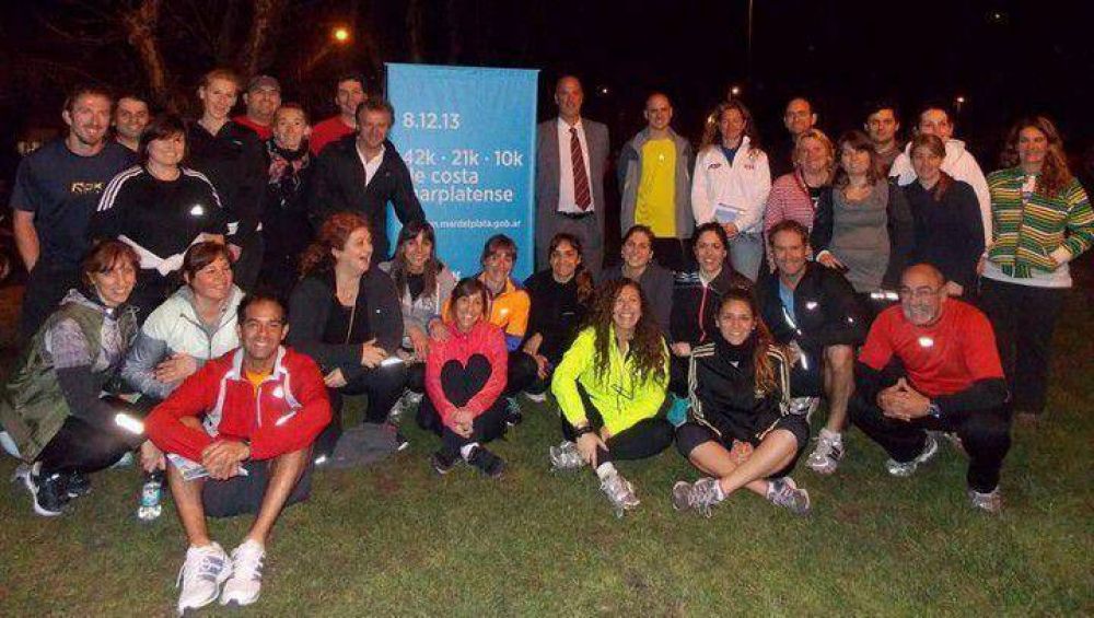 Contin�a la promoci�n del Marat�n entre los grupos de corredores de Mar del Plata