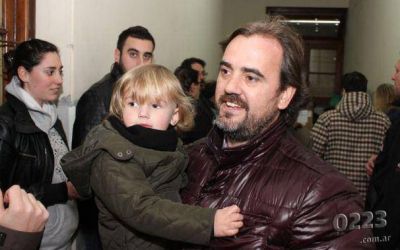 "Me sorprende Arroyo, cambi� el piloto por la pechera de La C�mpora"