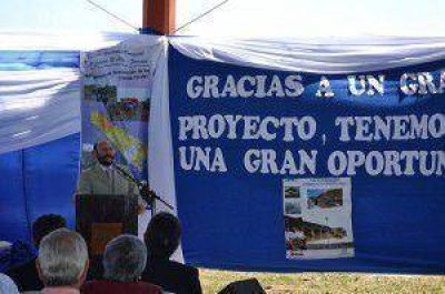 El gobernador inst� a optar por los que incluyen a los formose�os