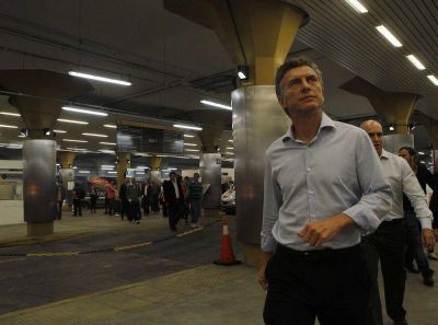 Macri supervis� el funcionamiento de la Terminal de Combis Obelisco