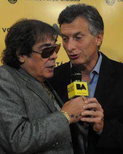 Macri no le quiso pagar a Cacho Casta�a y debi� suspender su homenaje