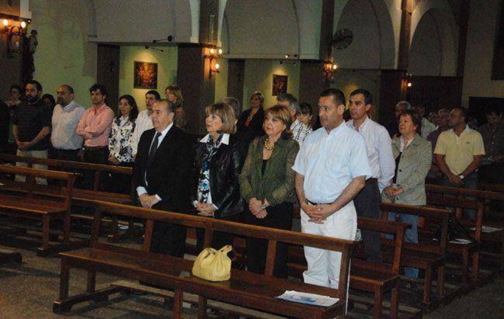 Misa en la Catedral por la salud de Cristina, con la presencia del gobernador Jorge