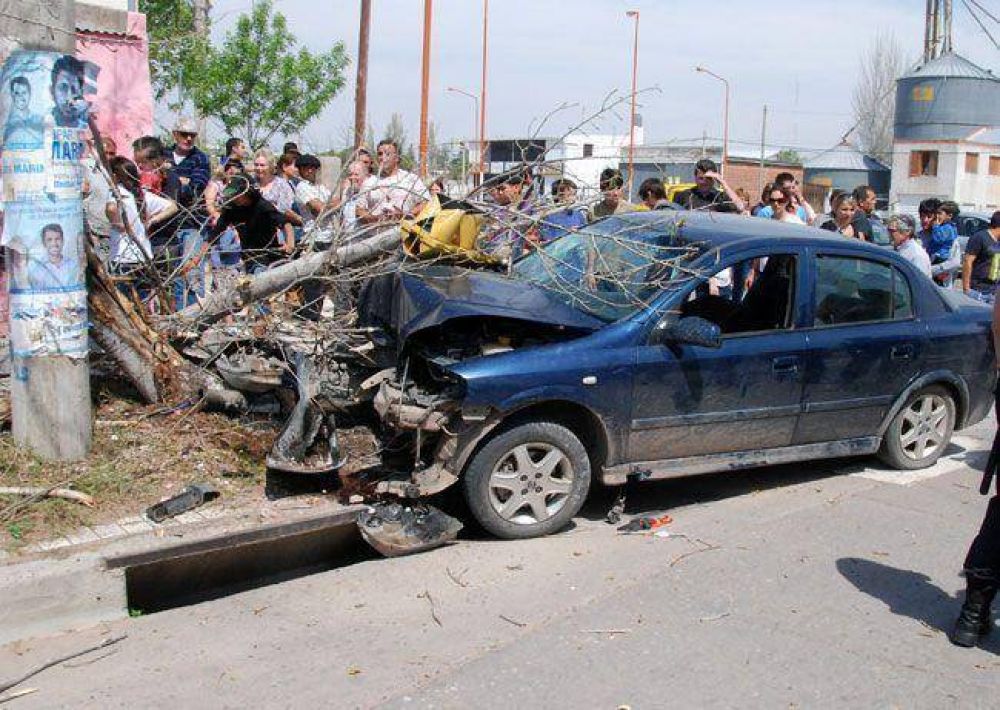 Violento choque en Circunvalaci�n y M�xico