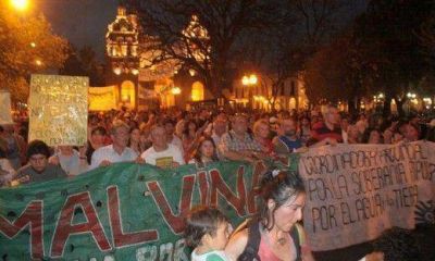 Masiva movilizaci�n para exigirle al gobernador De la Sota que declare la emergencia ambiental