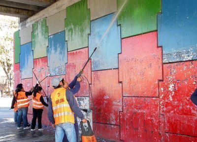 Las pegatinas partidarias generan �malestar� en la comunidad juje�a