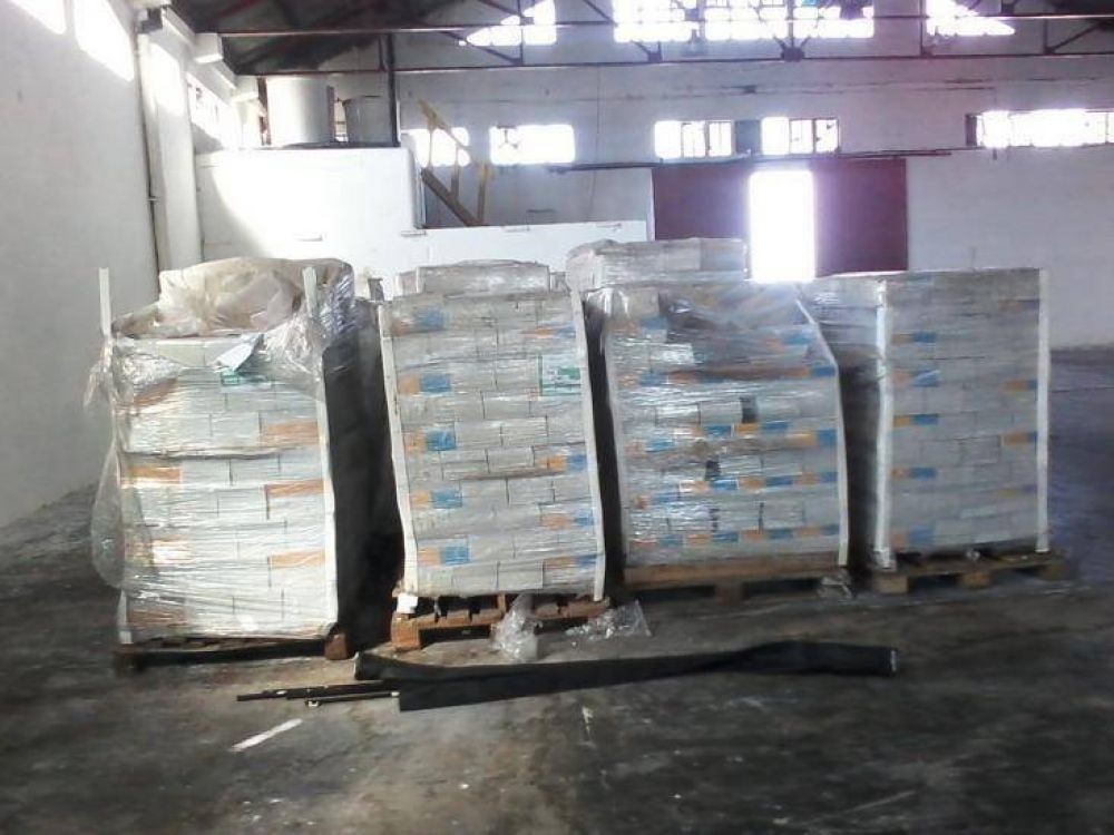 Quieren saber por qu� hay casi 60 mil libros en un dep�sito del Puerto