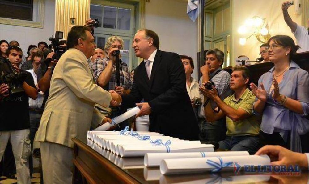 La Junta Electoral entreg� diplomas a diputados y senadores electos el 15-S