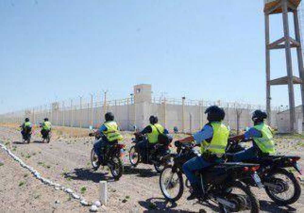 Extenso mot�n en tres pabellones de la U11 dej� cinco presos heridos 