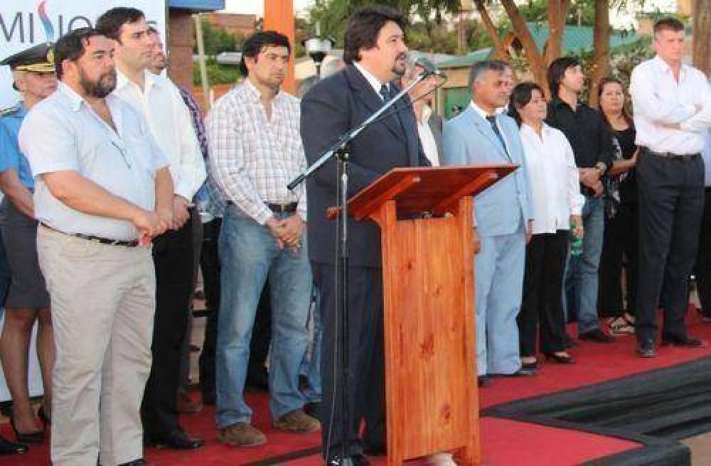 Closs inaugurar varias obras en Iguaz y Ober