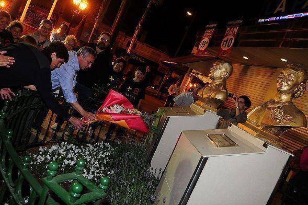 Julio Zamora conmemor� el 118� aniversario del natalicio de Per�n