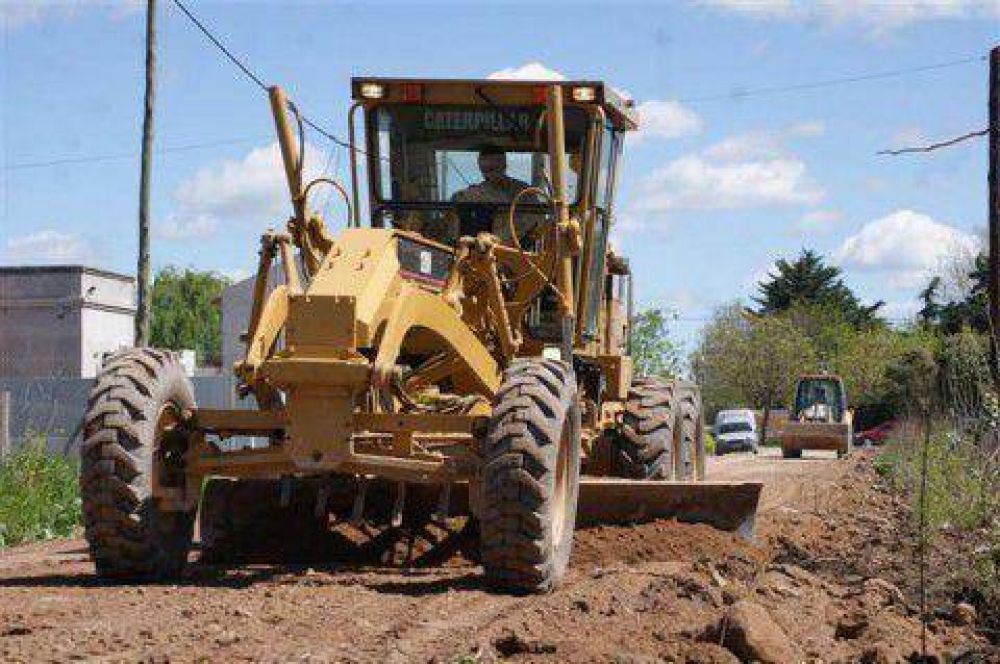 Ponen en marcha plan de obras en calles de distintos barrios