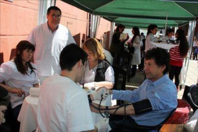 Miles de vecinos en la Campa�a Coraz�n Saludable